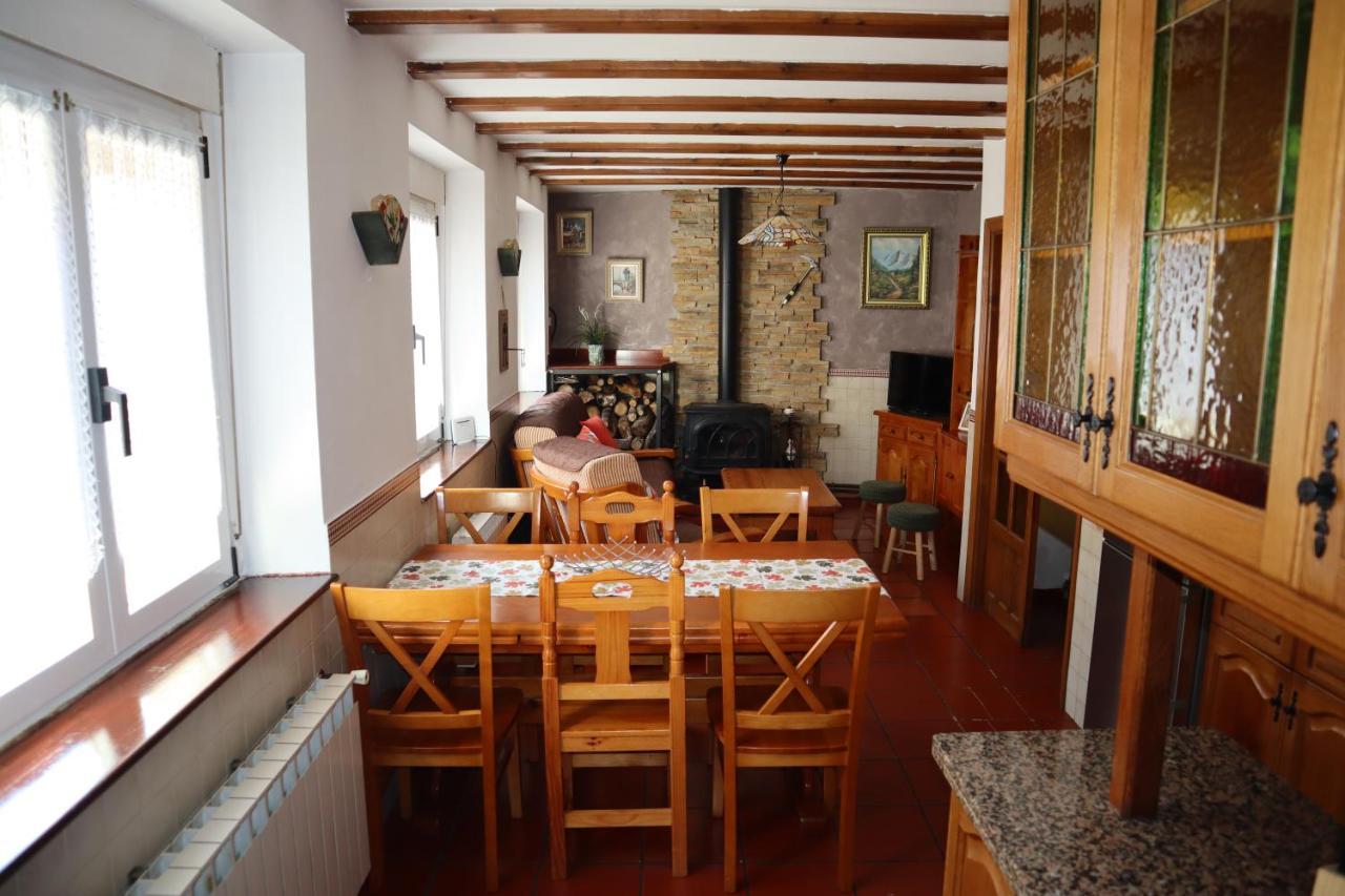 Casa Rural Cares Santa Maria de Valdeon Exterior photo