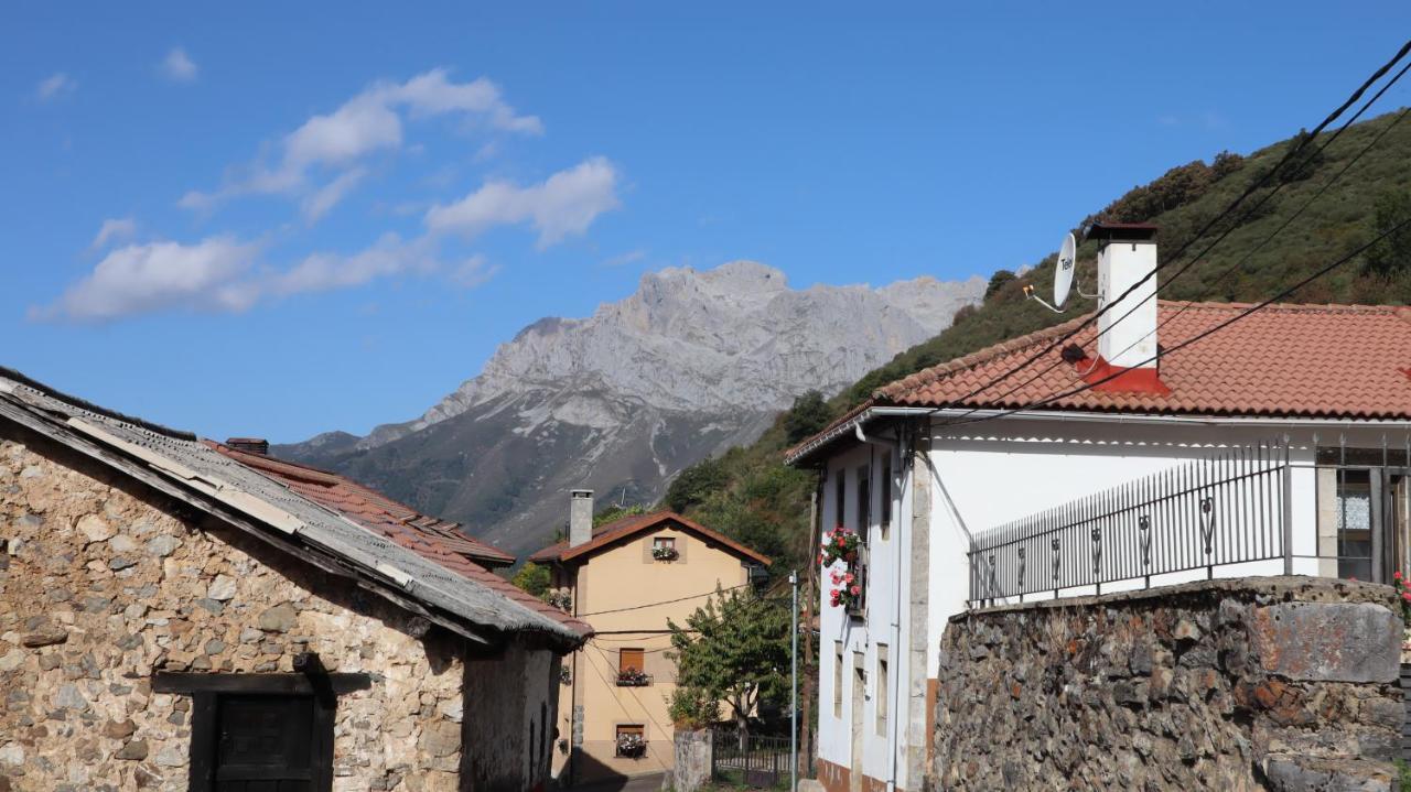 Casa Rural Cares Santa Maria de Valdeon Exterior photo